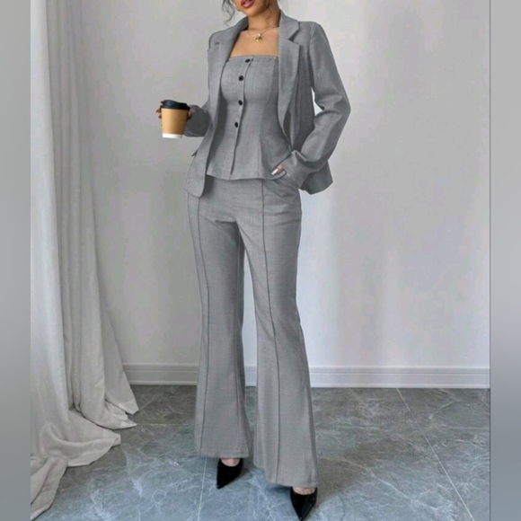 Women's 3-Piece Grey Plaid Suit Set: Blazer, Crop Top, And Flare Pants Office We - Picture 1 of 8